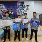 SISWA MAN 4 JAKARTA JUARA 2 CREATIVE INNOVATION SUKABUMI ROBOTIC COMPETITION