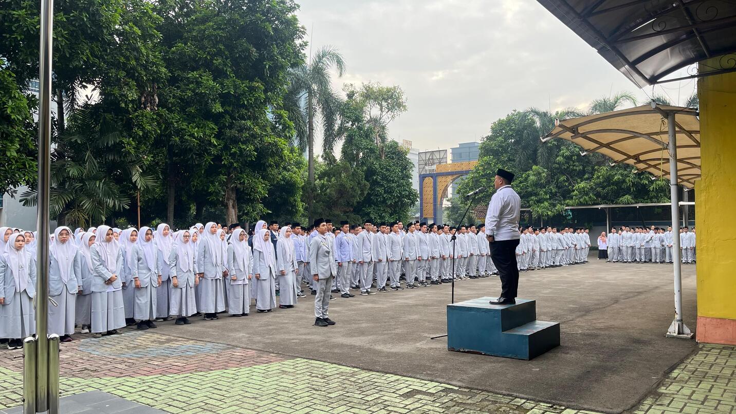 MAN 4 Jakarta Selatan Gelar Upacara Hari Lahir Pancasila, Tanamkan Nilai Kebangsaan pada Peserta Didik