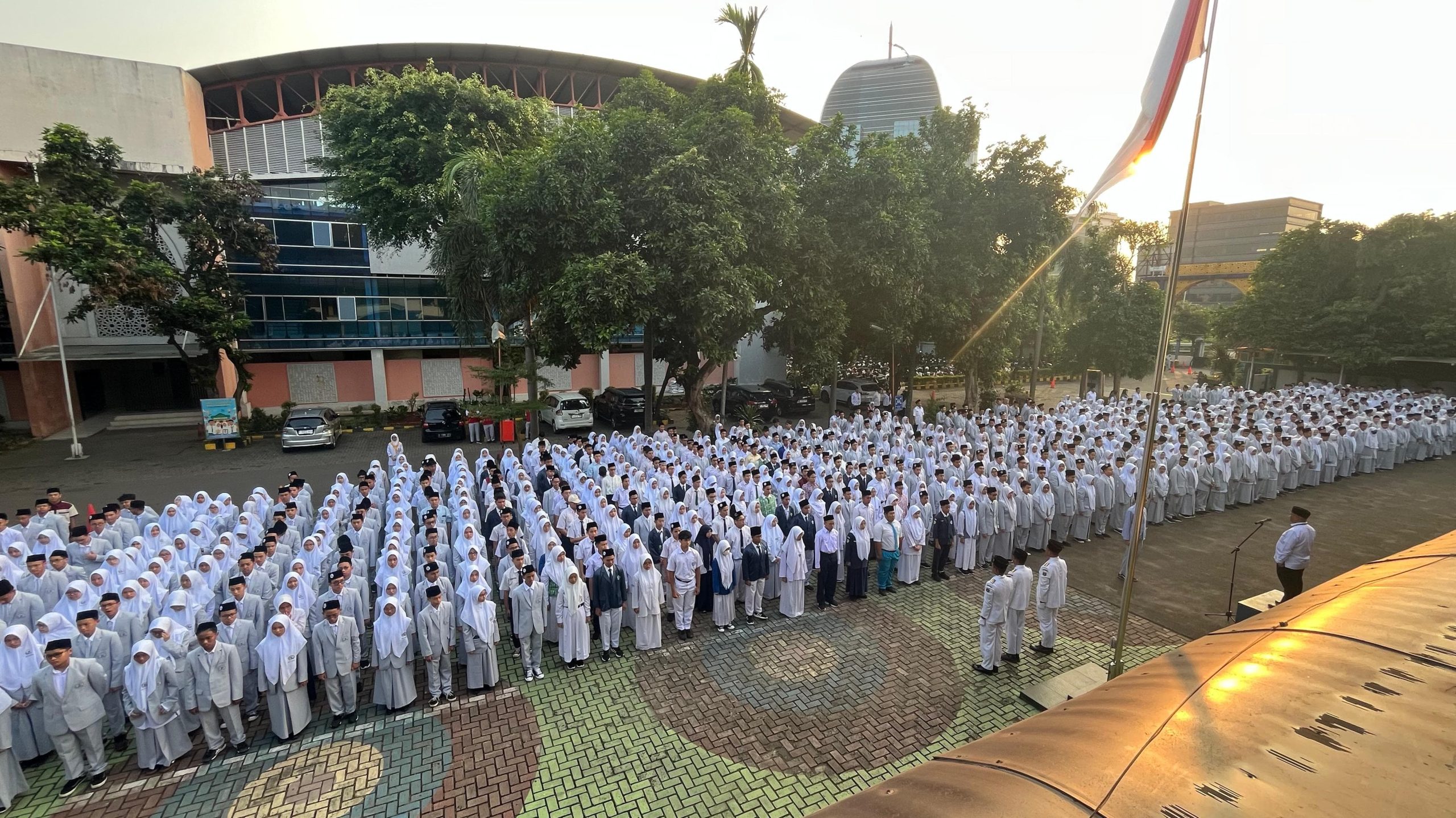 MAN 4 Jakarta Selatan Gelar Upacara Pertama di Tahun Ajaran Baru 2025/2026