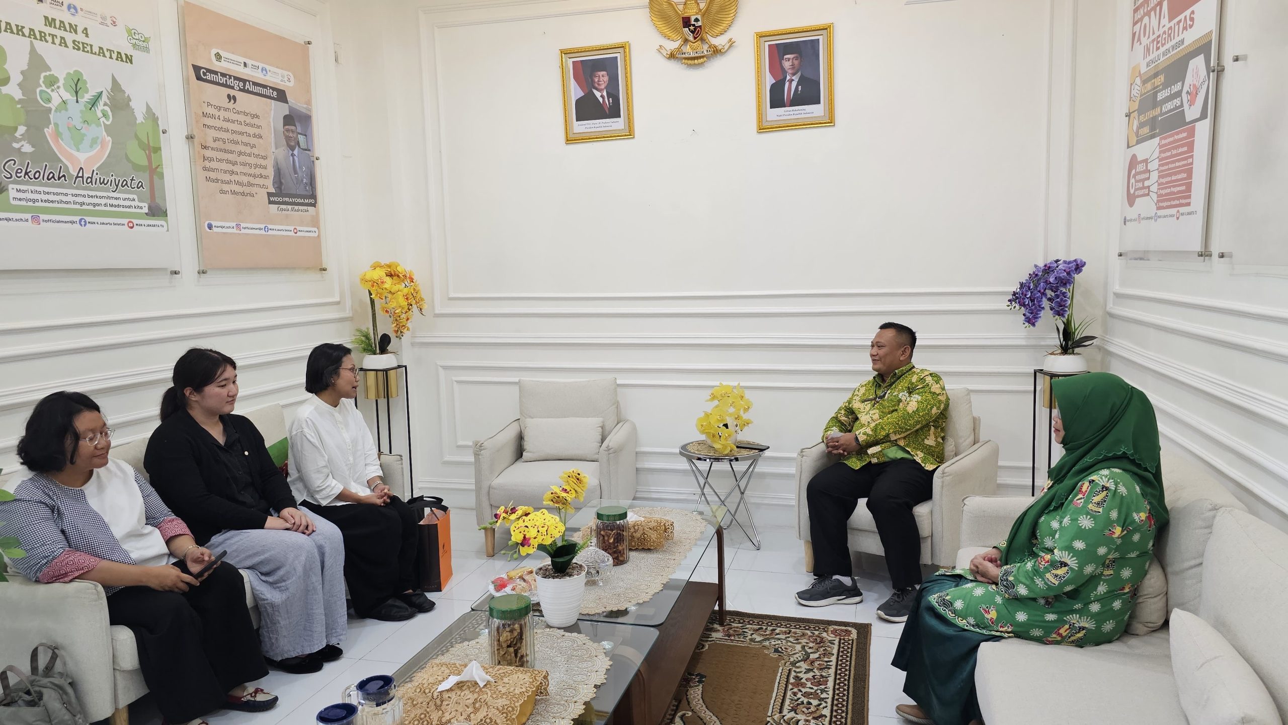 Kunjungan Dosen dan Mahasiswa dari Daito Bunka University ke MAN 4 Jakarta Selatan