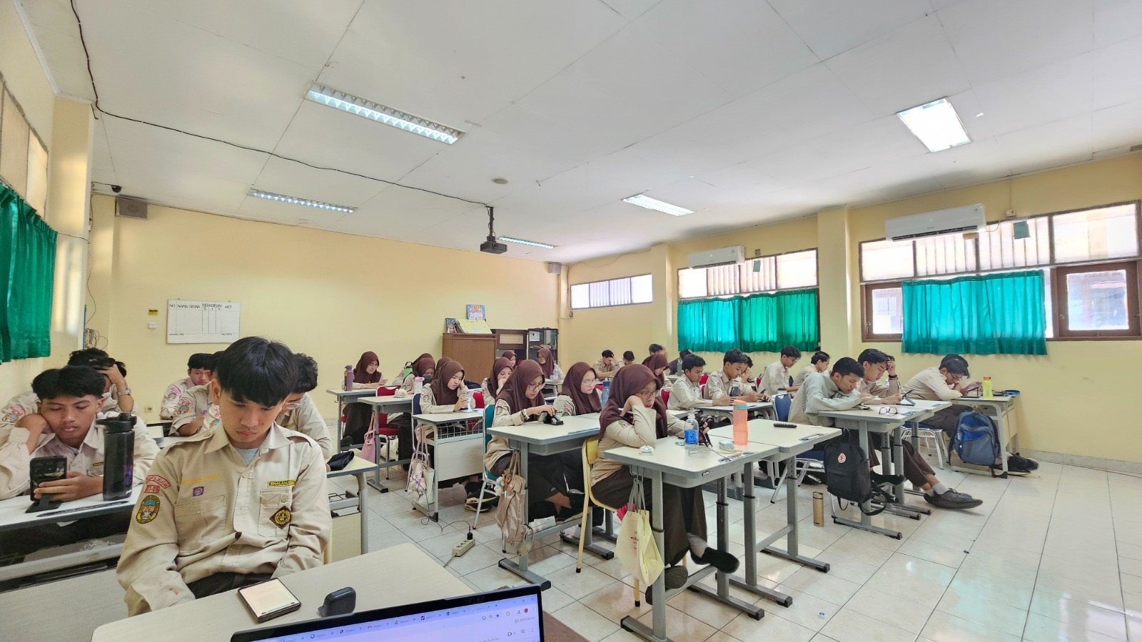 ASAS Ganjil 2025 Berjalan Kondusif: Smart 4 CBT Mendukung Ketertiban Ujian