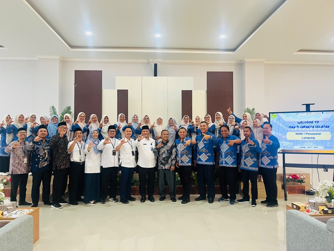 MAN 1 Pesawaran Lampung Pelajari Pembangunan Zona Integritas di MAN 4 Jakarta Selatan